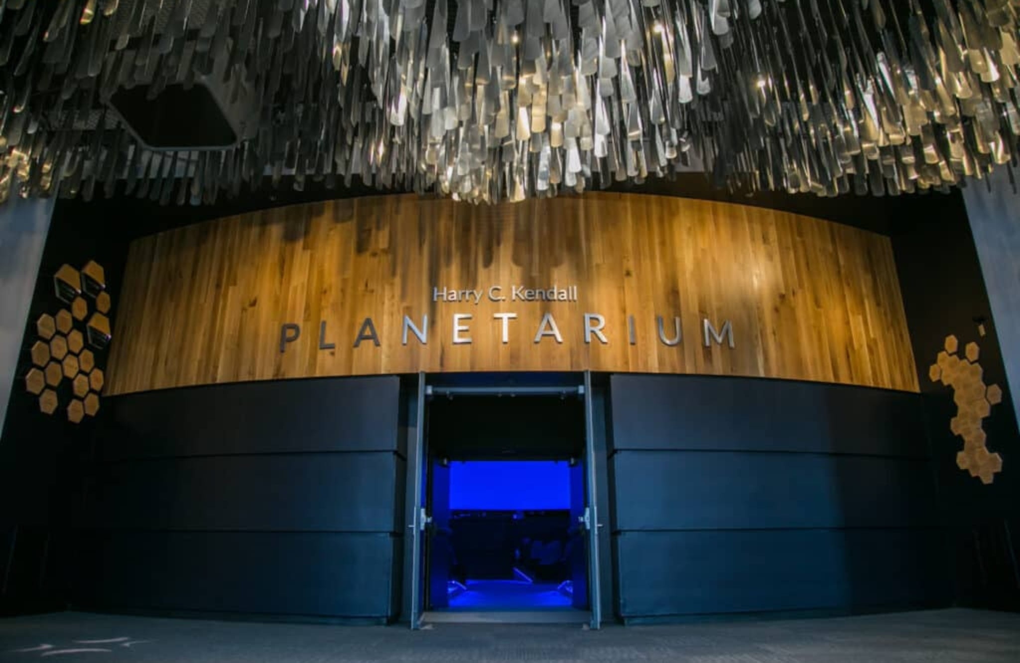 OMSIPlanetariumLobby-1024x683