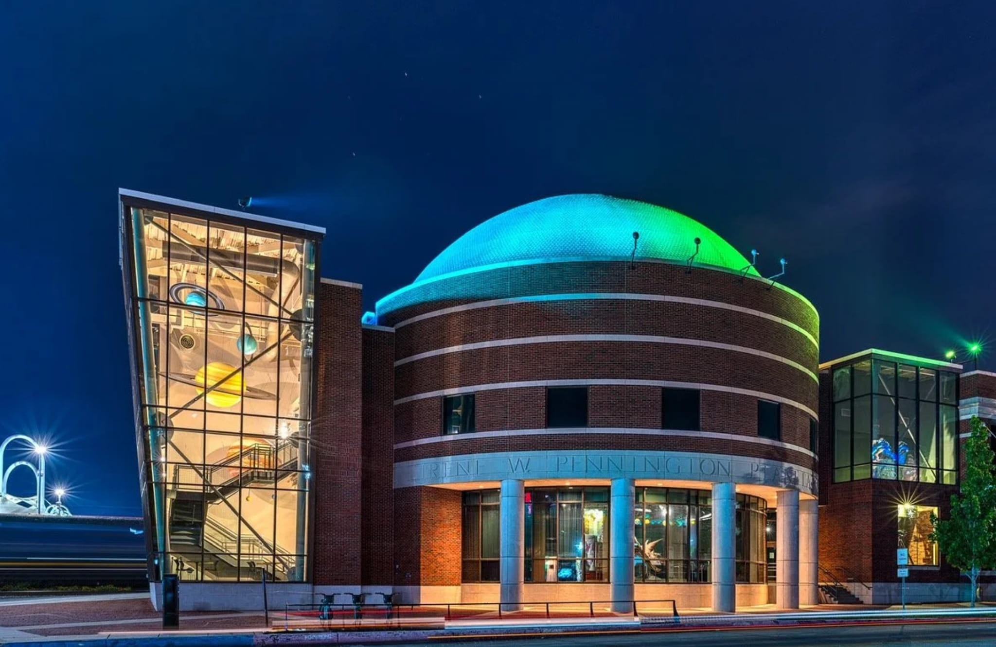 BATON ROUGE Irene W. Pennington Planetarium Exterior